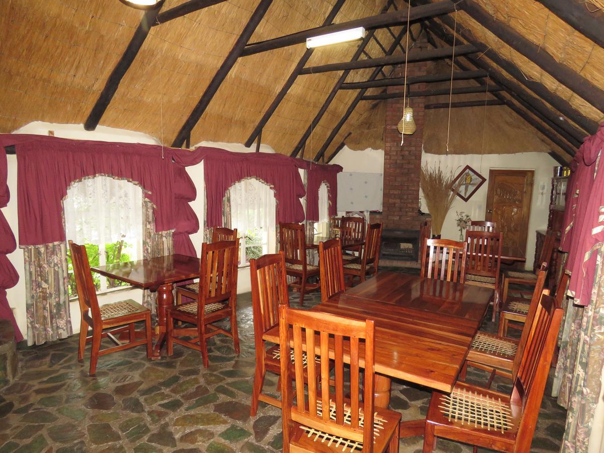 Parrot Lodge Bulawayo Exterior foto