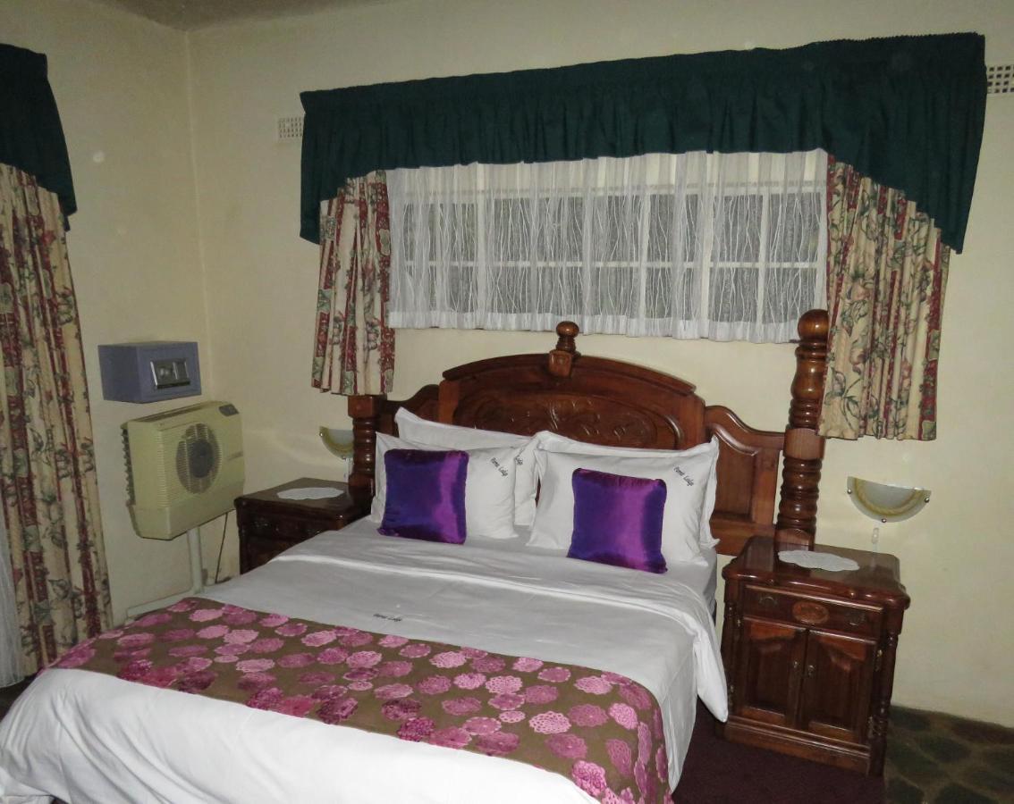 Parrot Lodge Bulawayo Exterior foto